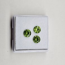 Круг 5,65 мм - 5,50 мм - 5,50 мм, 4/1, вес гарнитура: 2,34 ct. - Ювелирные изделия, бижутерия