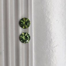 Круг 5,50 мм, 4/2, вес пары: 1,48 ct. - Ювелирные изделия, бижутерия