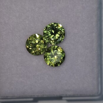 Круг 5,00, 4/1-2. Вес гарнитура 1,56 ct. - Ювелирные изделия, бижутерия