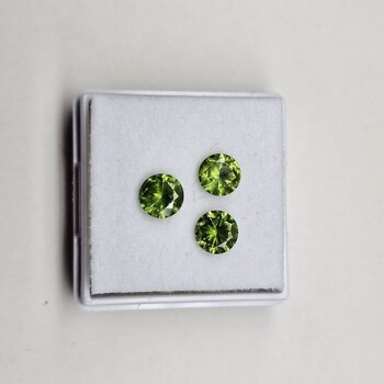 Круг 5,65 мм - 5,50 мм - 5,50 мм, 4/1, вес гарнитура: 2,34 ct. - Ювелирные изделия, бижутерия