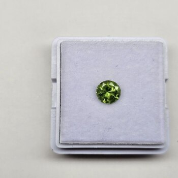 Круг 5,50 мм, 4/1, вес: 0,78 ct. - Ювелирные изделия, бижутерия