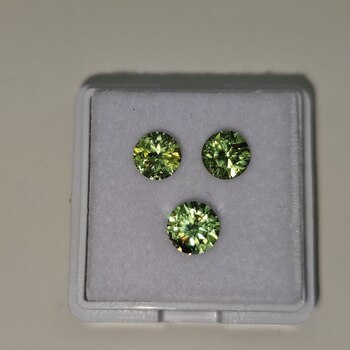 Круг 5,75 мм - 5,40 мм - 5,40 мм, 4/2, вес гарнитура: 2,54 ct. - Ювелирные изделия, бижутерия