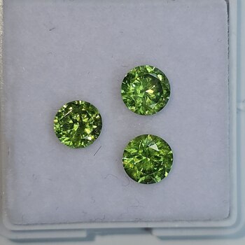 Круг, 5,30-5,15-5,15 мм, 4/1, вес гарнитура: 1,95 ct. - Ювелирные изделия, бижутерия