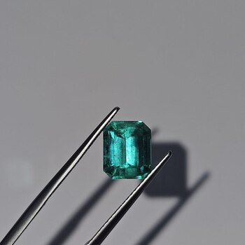 Изумруд. Октагон 8,90*7,46 мм, вес: 3,22 ct.  - Ювелирные изделия, бижутерия