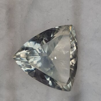 Триллион 16,00*16,00 мм, h = 8,80 мм, вес: 10,82 ct. - Ювелирные изделия, бижутерия
