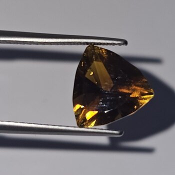 Триллион 10,35*10,35 мм, вес: 3.07 ct. - Ювелирные изделия, бижутерия